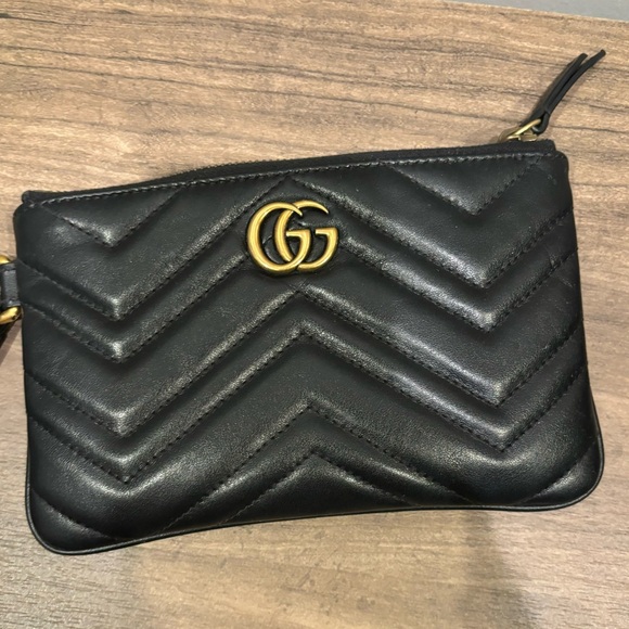 Women’s Gucci GG Marmont Wrist Wallet quilted Leather - Picture 5 of 11